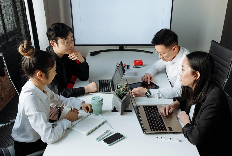 Risk-Driven Application Modernization Program Acceleration​